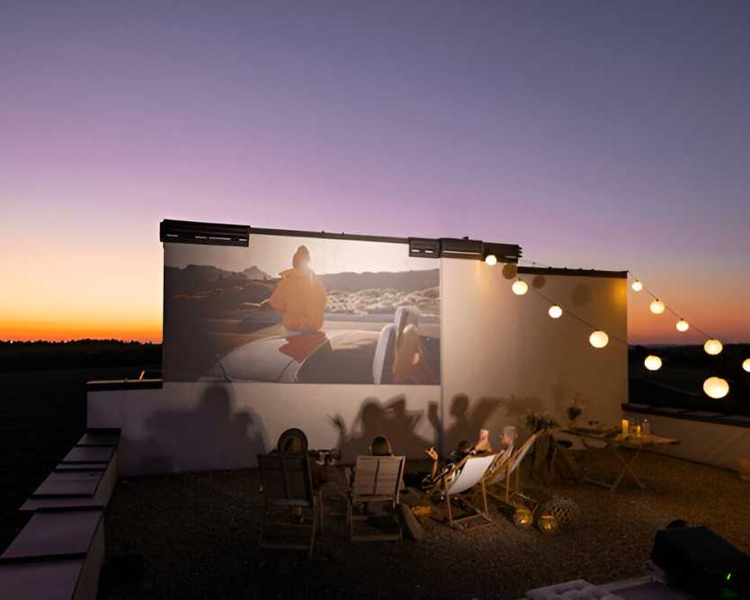 find-the-best-outdoor-movie-screen-hire-for-outdoor-movie-night