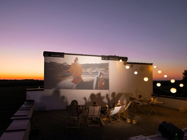 find-the-best-outdoor-movie-screen-hire-for-outdoor-movie-night