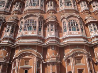 uncover-the-magic-of-golden-triangle-india-tours-small-1