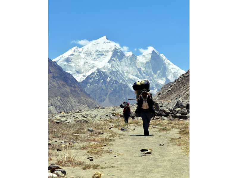 embark-on-an-unforgettable-journey-through-the-majestic-himalayas-small-0