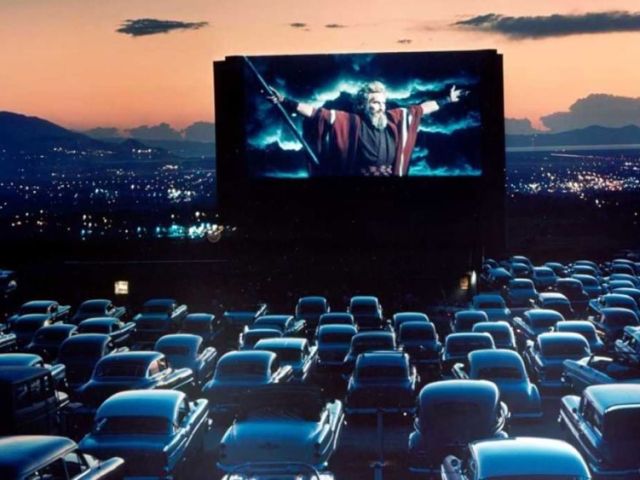 best-outdoor-projector-hire-for-unforgettable-events