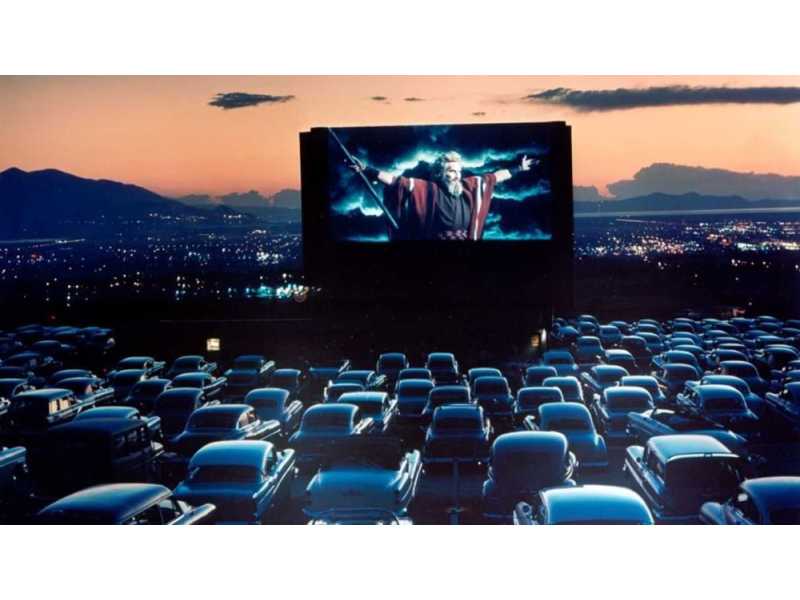 best-outdoor-projector-hire-for-unforgettable-events-small-0
