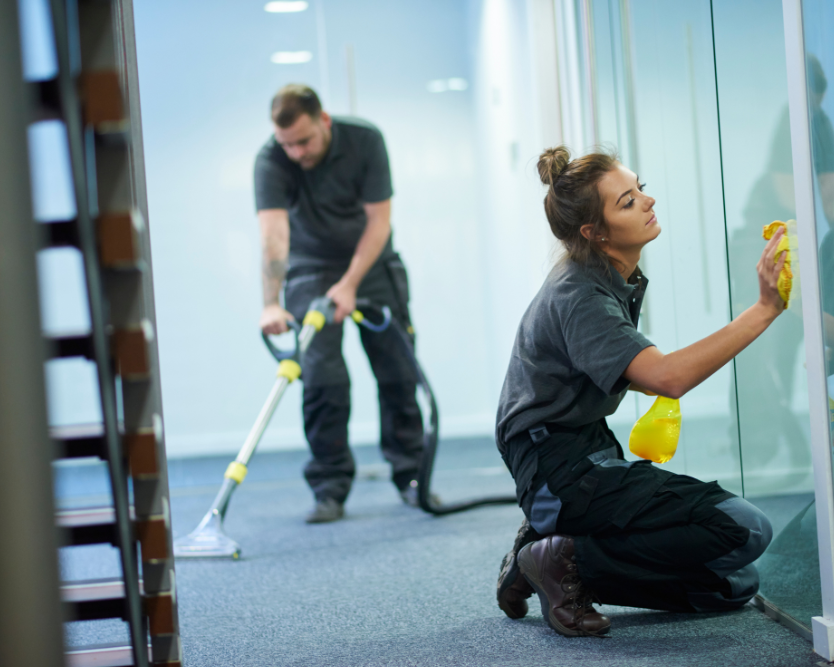 hiring-office-cleaning-professionals-for-large-workplaces