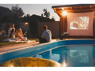 outdoor-movie-screen-hire-memorable-nights-anywhere-small-0