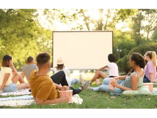 outdoor-movie-hire-in-port-stephens-small-0