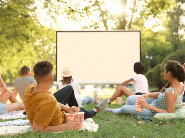 outdoor-movie-hire-in-port-stephens