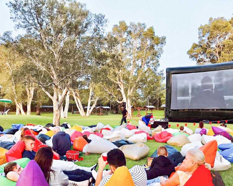 outdoor-cinema-hire-near-me-perfect-for-backyard-movie-nights
