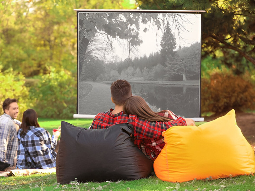 inflatable-screen-hire-for-your-next-outdoor-movie-night-big-0