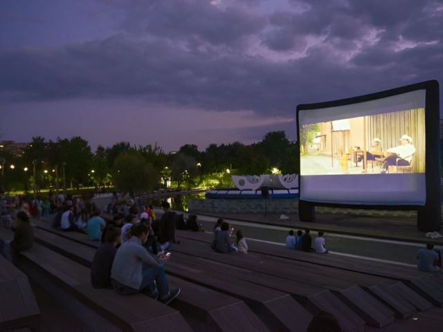 outdoor-projector-hire-that-makes-aussie-nights-feel-extra-special