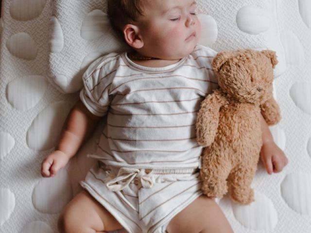 natural-baby-mattress-for-healthier-nursery