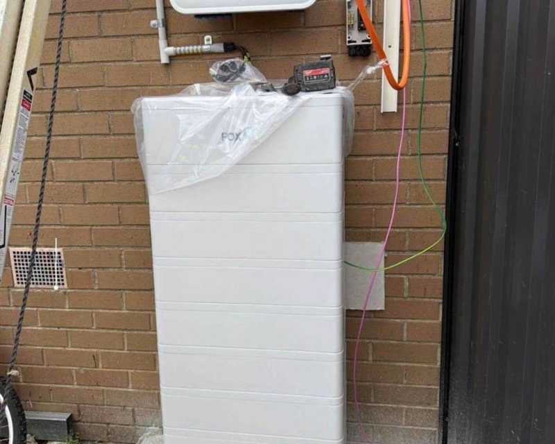 solar-battery-installed-in-melbourne-save-more-on-power-bills