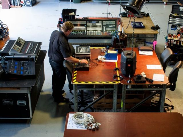 stage-equipment-brisbane-supply-installation-performance-lighting-and-sound