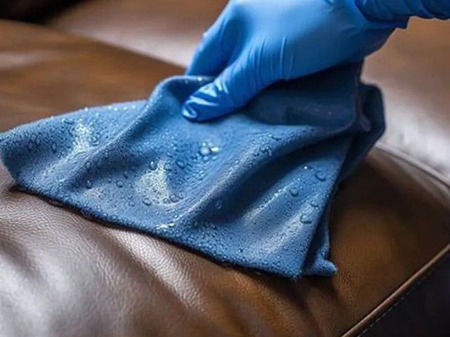 remote-dirt-and-built-up-oils-with-leather-cleaning-adelaide