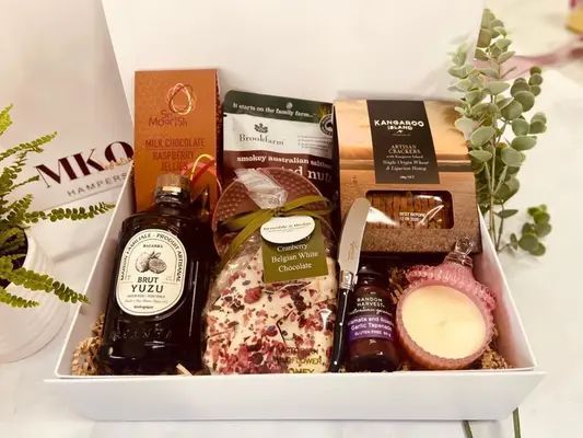 amaze-your-loved-ones-with-customised-hamper-baskets