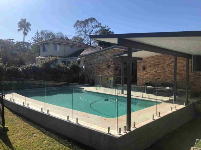 premium-glass-fencing-services-in-narraweena