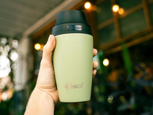 premium-coffee-travel-mugs-for-busy-daily-commuters