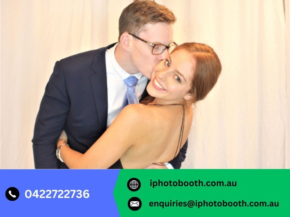 cheap-photo-booth-for-hire-in-hunter-valley-at-reasonable-rates-big-0