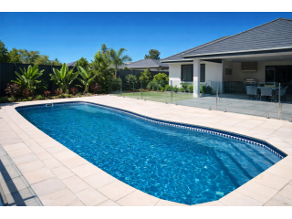 fibreglass-pools-swimming-pools-adelaide-pools-adelaide-small-0