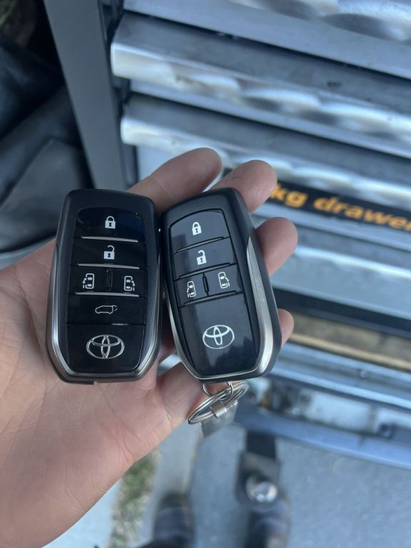on-the-spot-car-key-duplication-programming-canberra-big-0