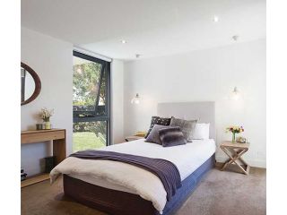 premium-louvre-windows-for-modern-homes-small-0
