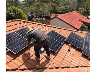 residential-solar-panels-in-sunshine-coast-small-0