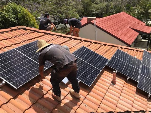 residential-solar-panels-in-sunshine-coast