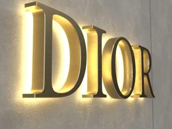 custom-led-signs-modern-eye-catching-signage-solutions