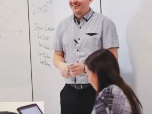 english-tutor-job-in-gold-coast-join-our-team-today