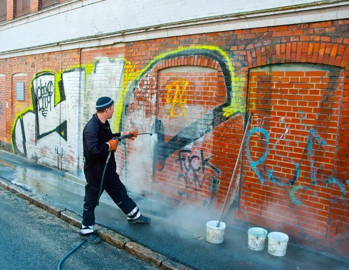 anti-graffiti-coatings-belrose-protect-surfaces-today-big-2