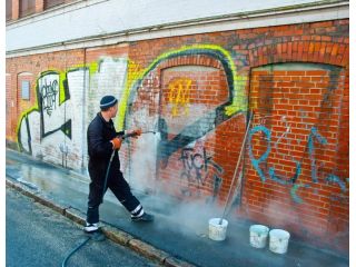 anti-graffiti-coatings-belrose-protect-surfaces-today-small-2