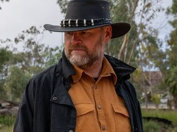 elevate-your-look-with-the-gibson-hat