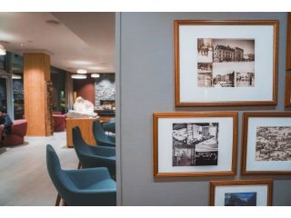 custom-picture-framing-in-sydney-for-artwork-display-small-0