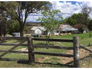 couples-love-scenic-country-wedding-venues-small-0