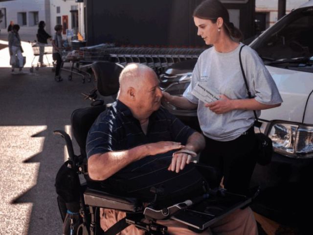 friendly-ndis-support-workers-helping-you-stay-independent