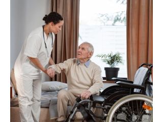 professional-home-care-assistance-that-families-can-trust-small-2