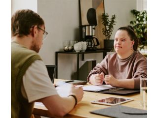 caring-support-workers-available-for-daily-home-assistance-small-3