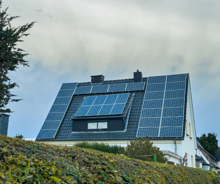 cut-your-bills-with-smart-solar-in-townsville-local-experts-big-0