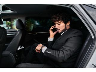 luxury-corporate-transfers-sydney-chauffeur-hire-small-0