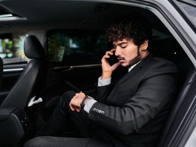 luxury-corporate-transfers-sydney-chauffeur-hire