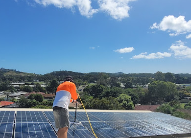 best-solar-panel-cleaning-service-in-banora-point-big-0