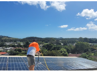 best-solar-panel-cleaning-service-in-banora-point-small-0