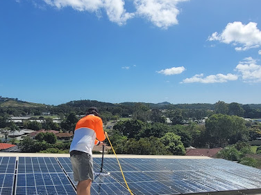 best-solar-panel-cleaning-service-in-banora-point