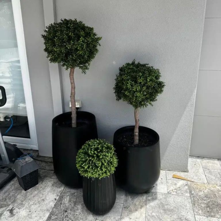 decorative-artificial-topiary-balls-for-garden-styling-big-0