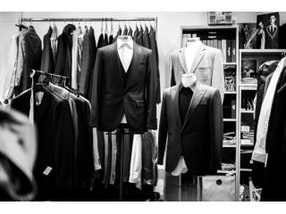 what-makes-a-custom-tailored-suit-ideal-for-a-perfect-fit-small-0