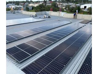 commercial-solar-panels-in-sunshine-coast-small-0