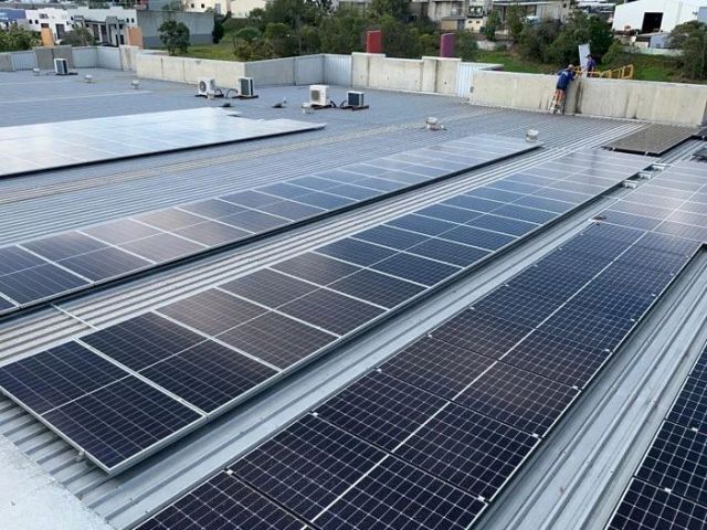 commercial-solar-panels-in-sunshine-coast