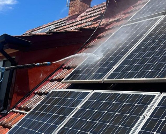sa-solar-panel-cleaning-big-0