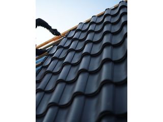 regular-roof-cleaning-services-in-gold-coast-small-2
