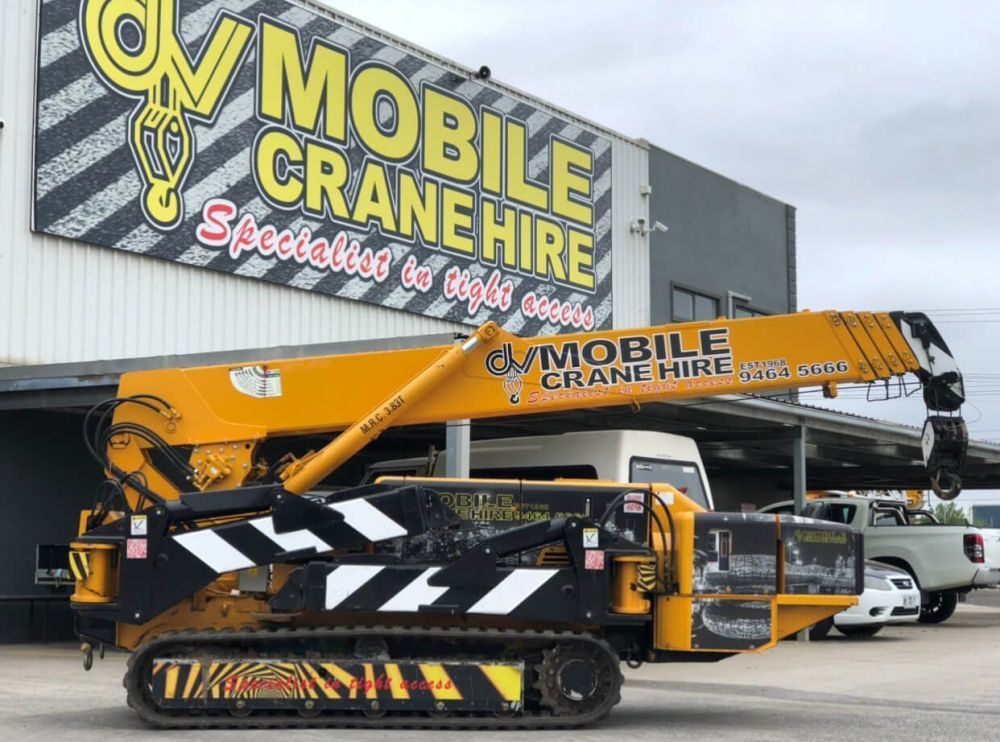 our-crawler-mounted-crane-handles-tight-sites-without-compromise-big-0
