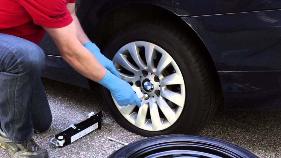 flat-tyre-roadside-assistance-quick-help-when-you-need-it-most-big-0